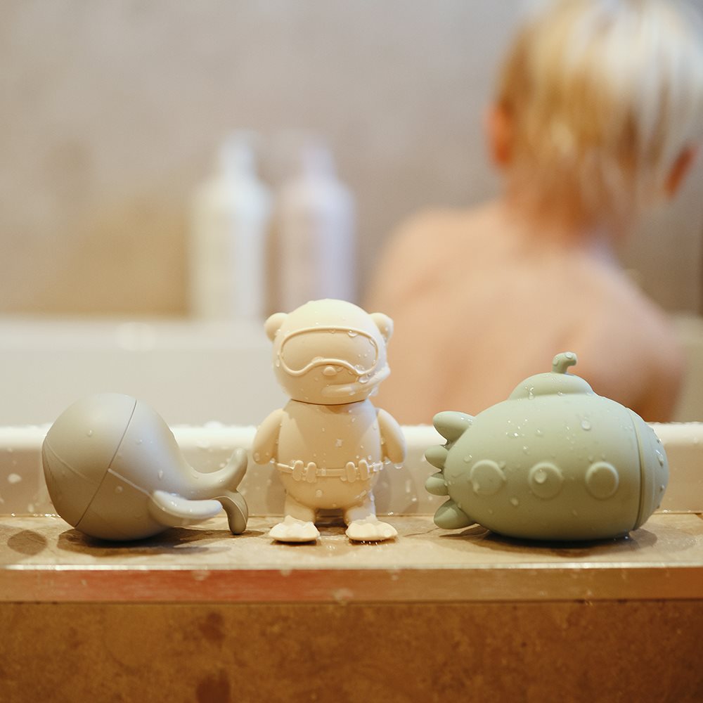 משחק אמבט - אושן