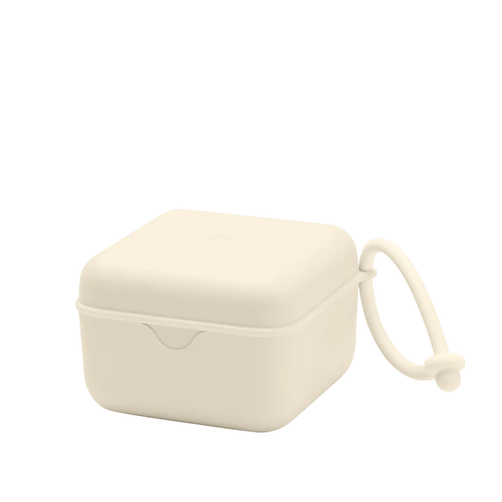 קייס קופסה למוצץ - קרם Bibs