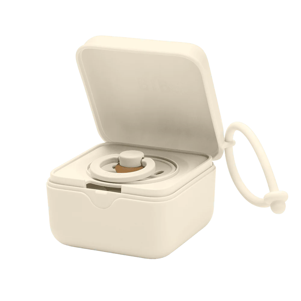 קייס קופסה למוצץ - קרם Bibs