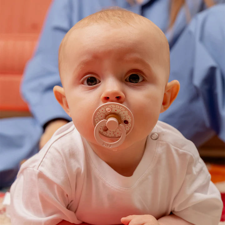 מוצץ - פרחים קטנים - סומק Bibs Studio Colour