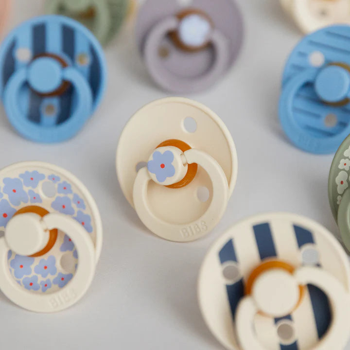 מוצץ - פסים דקים - שנהב סטיל Bibs Studio Colour