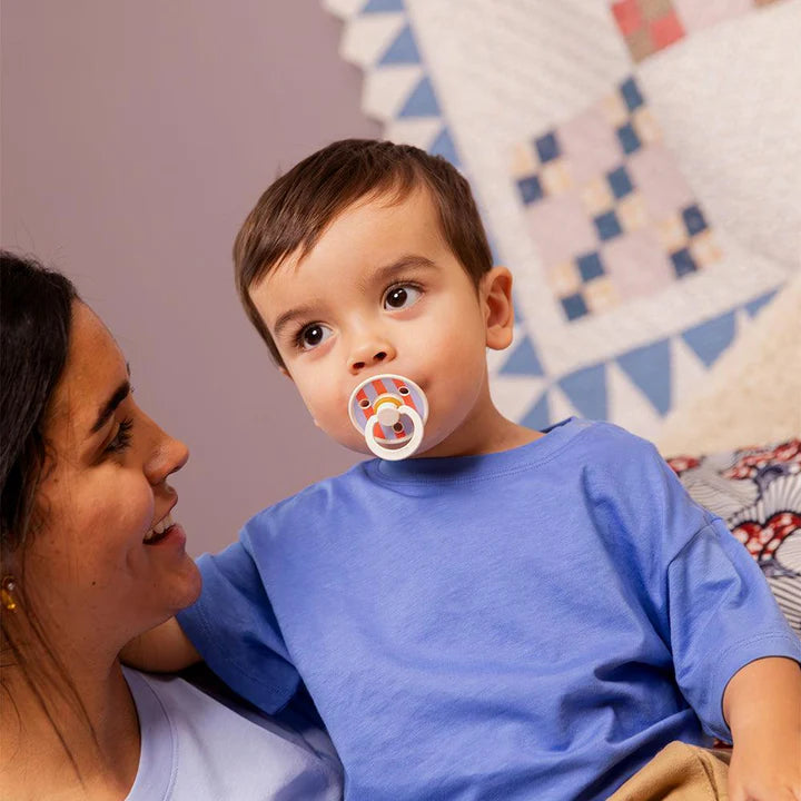 מוצץ - פסים עבים - שנהב האש אדום Bibs Studio Colour