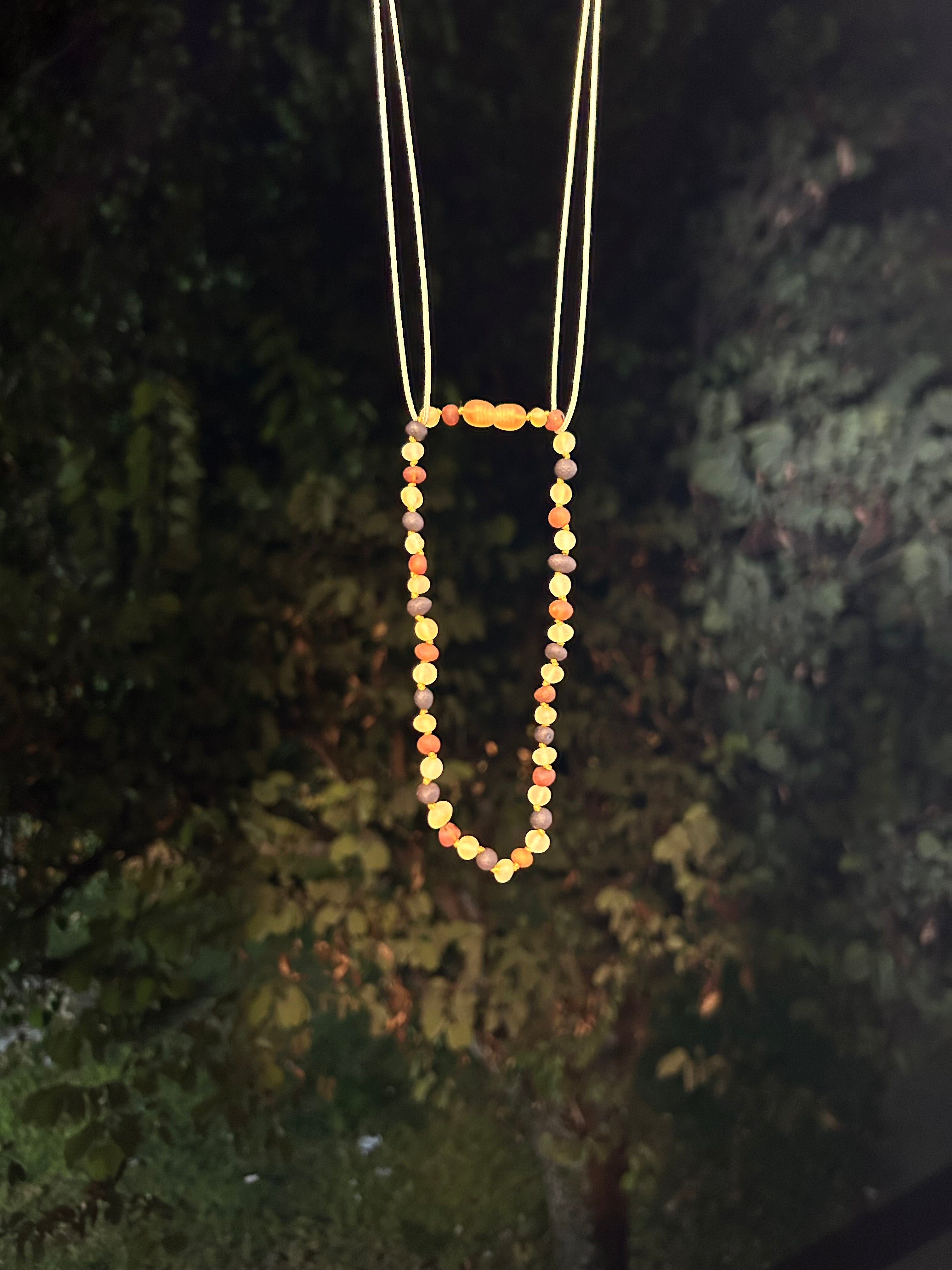 שרשרת ענבר בלטי - לתינוק - צבעוני מט