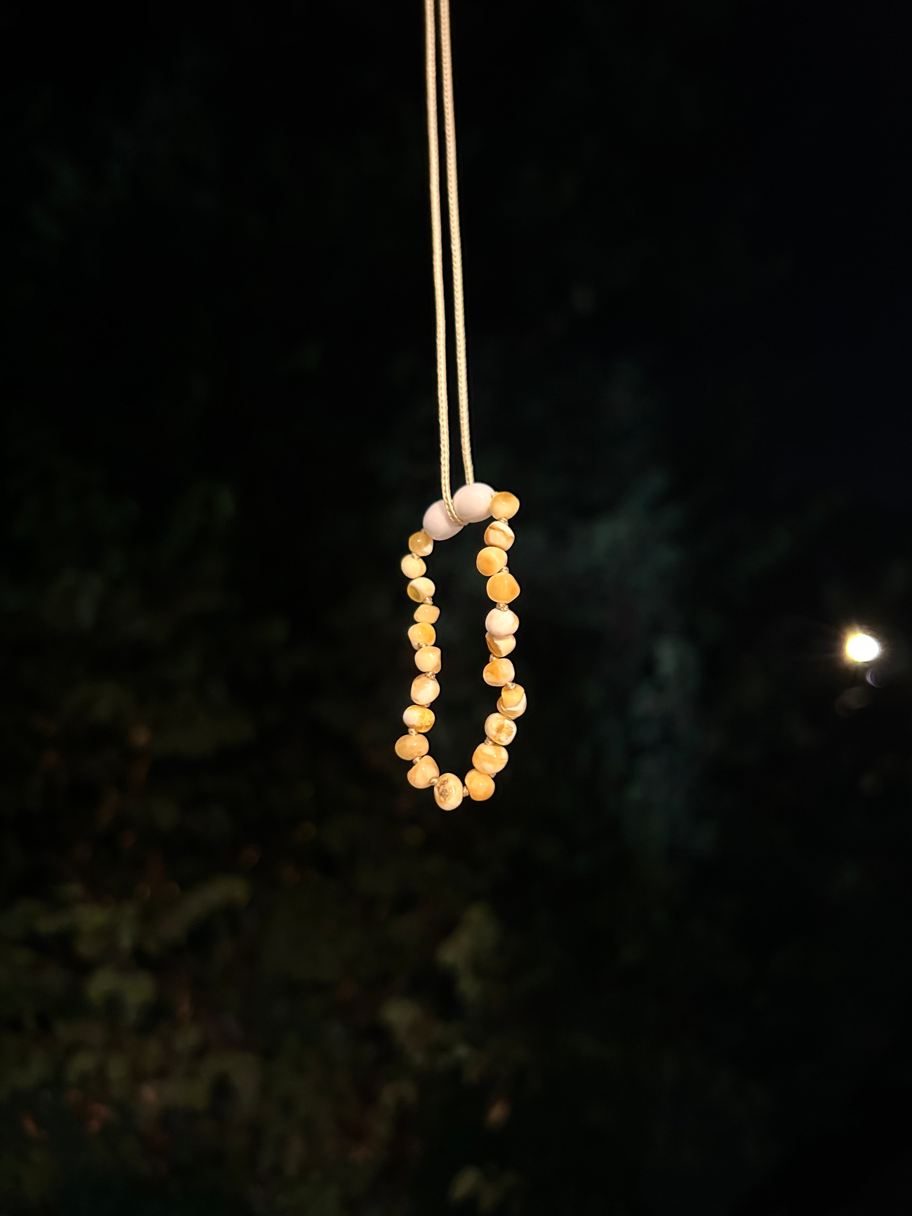 צמיד ענבר בלטי - חמאה מבריק