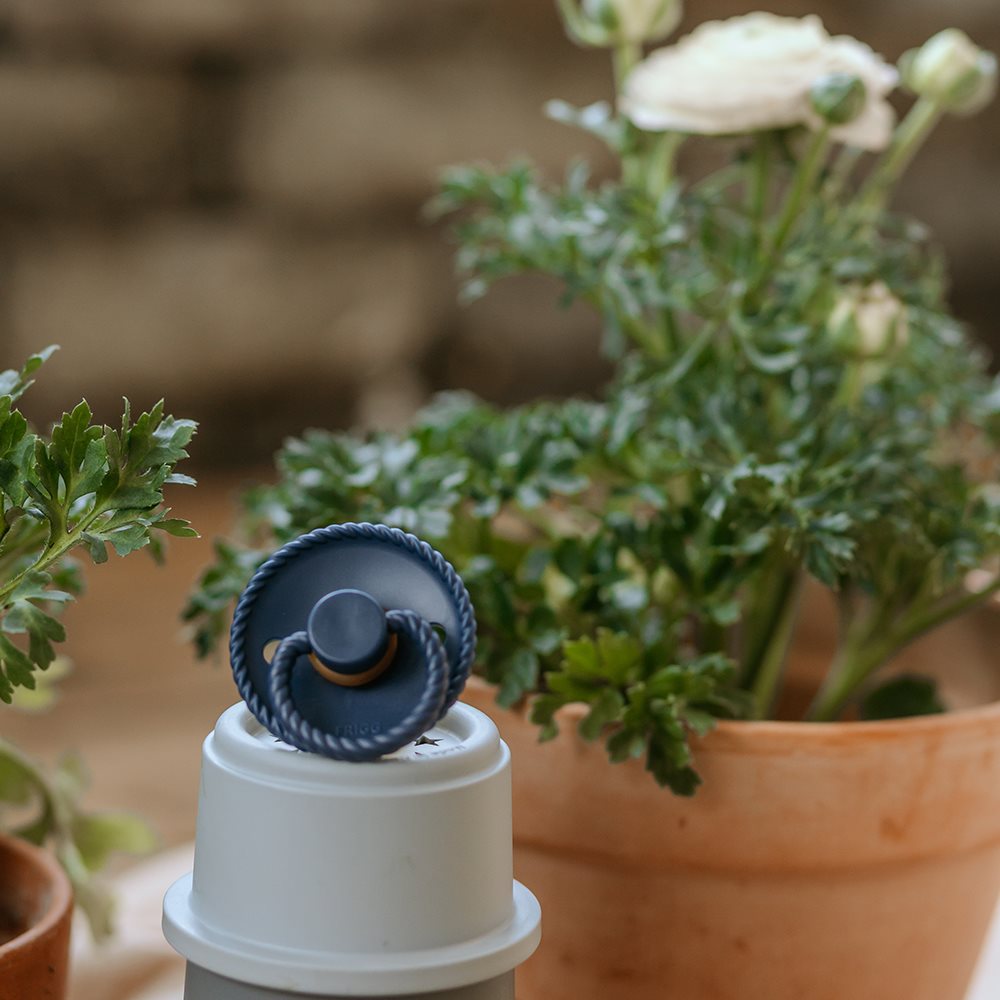 מוצץ - נייבי Frigg Rope