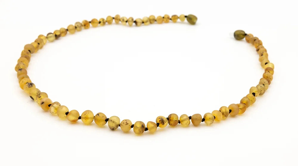 שרשרת ענבר בלטי - לתינוק - ירוק בהיר מט