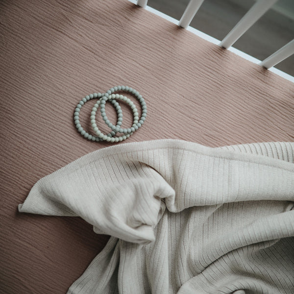 נשכני צמיד - שלישיה פנינים - אלה סייג' סילבר