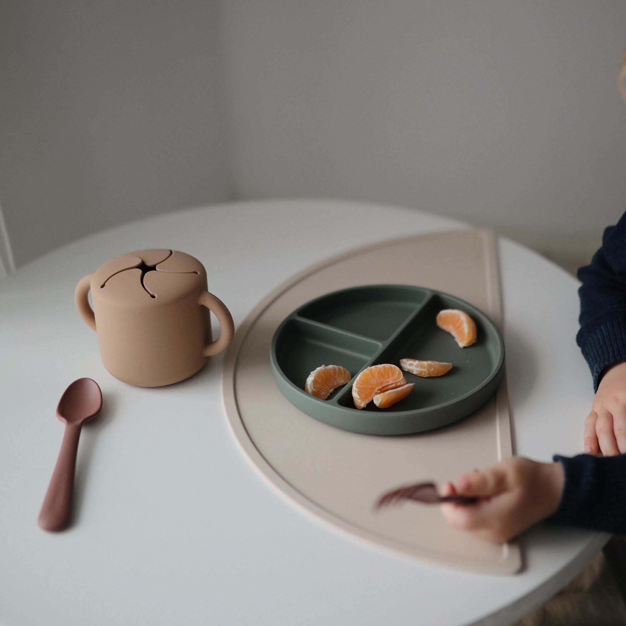 צלחת סיליקון מחולקת נצמדת - קיימברידג'